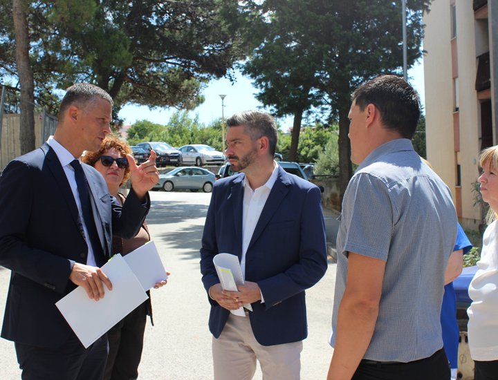 Il Presidente Flego ha visitato gli edifici ristrutturati della Casa per anziani "Alfredo Štiglić"